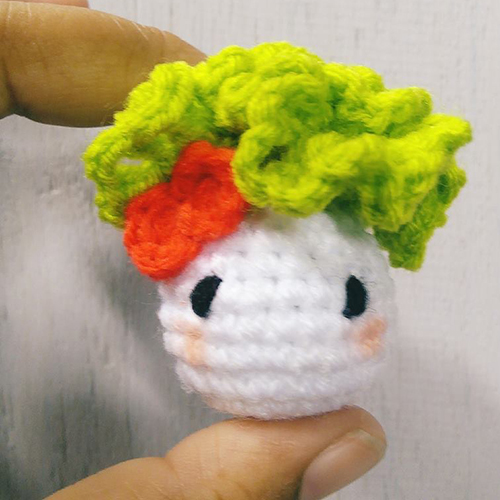 Cabbage keychain amigurumi – Thai pattern