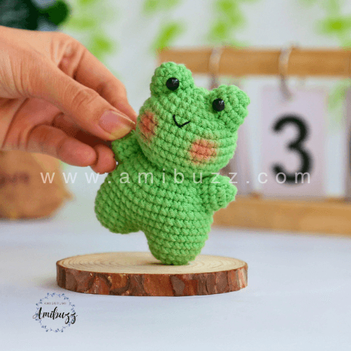 Frog free amigurumi crochet pattern