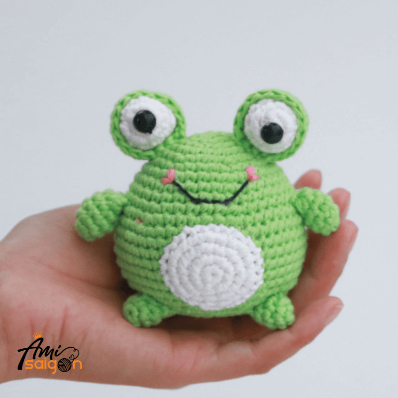 Amigurumi little Frog Crochet pattern