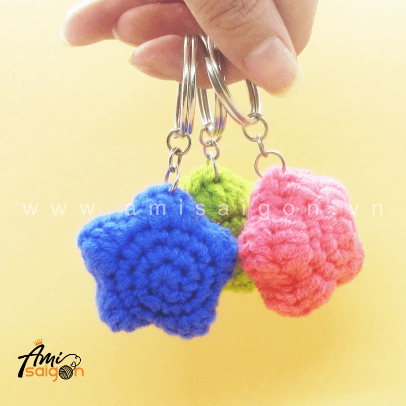 Crochet a star amigurumi for baby mobile Free pattern