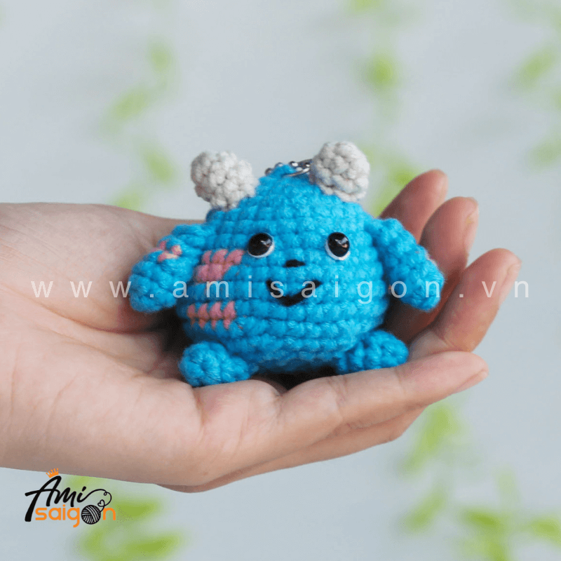 Amigurumi Sullivan Keychain Crochet pattern by AmiSaigon