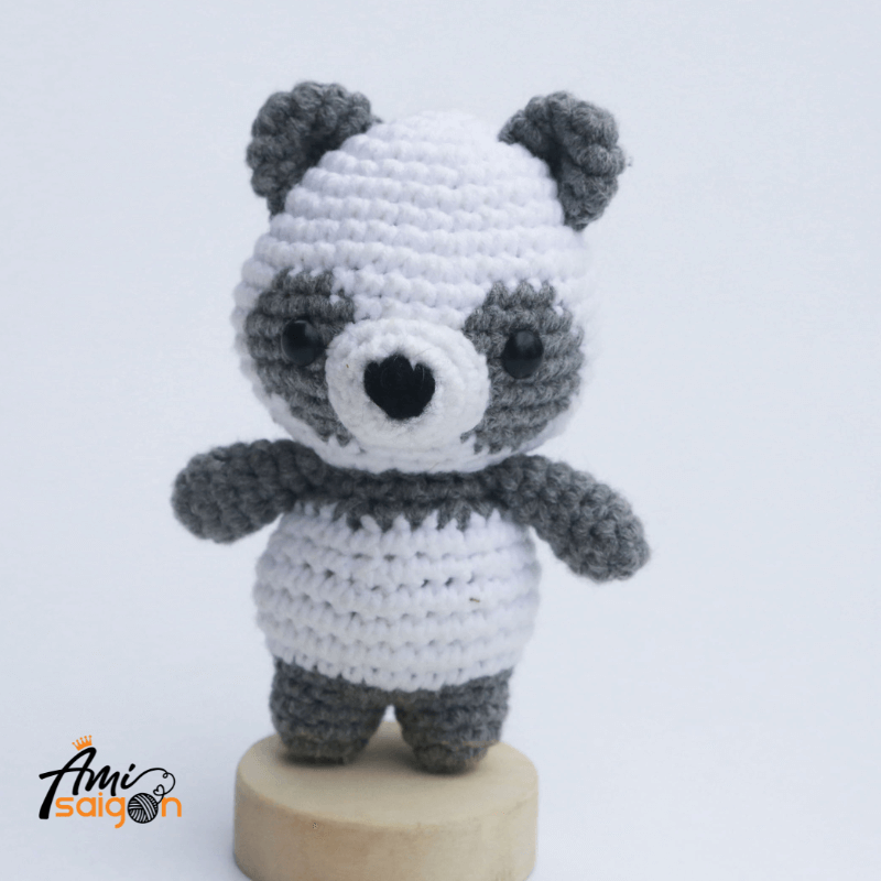 Gấu trúc Panda bằng len amigurumi chart móc miễn phí (Ảnh: @amisaigonvn)