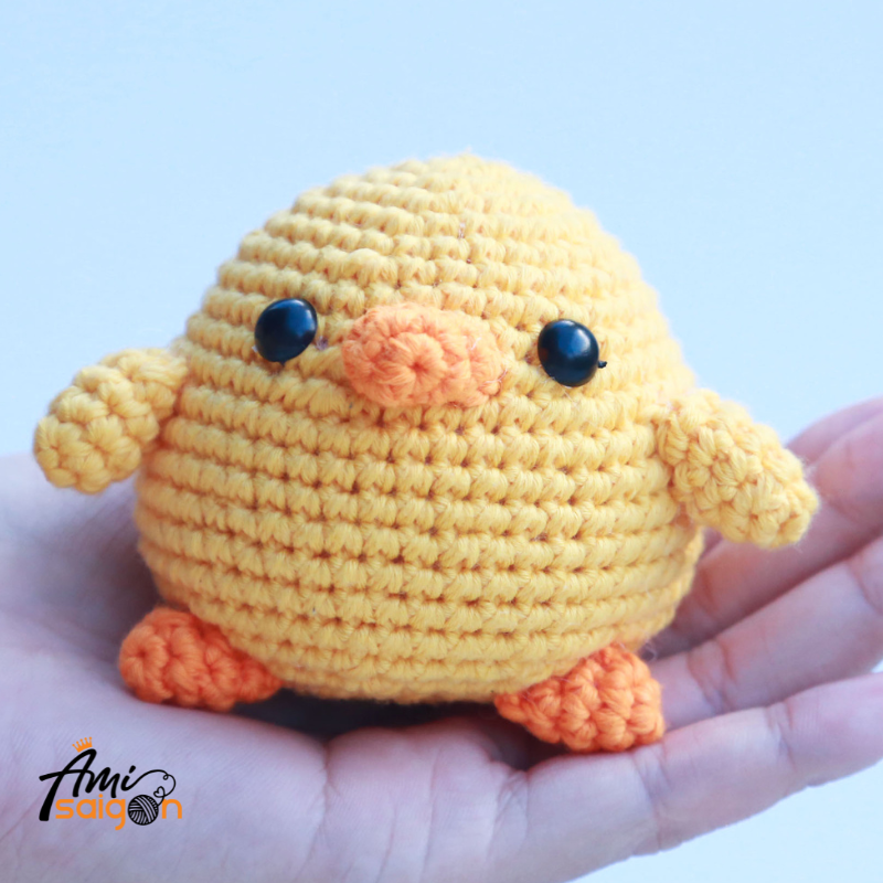 Vịt con bằng len amigurumi - Chart móc miễn phí (Ảnh: @amisaigonvn)