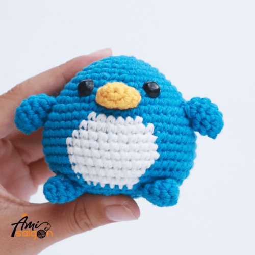 Chim cánh cụt bằng len chart móc miễn phí