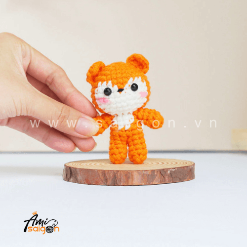 Tiny fox keychain amigurumi free crochet pattern