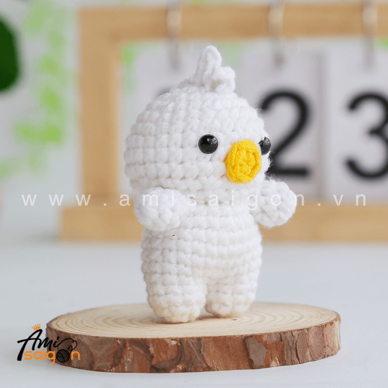 Amigurumi Chicken - Free Crochet pattern by AmiSaigon