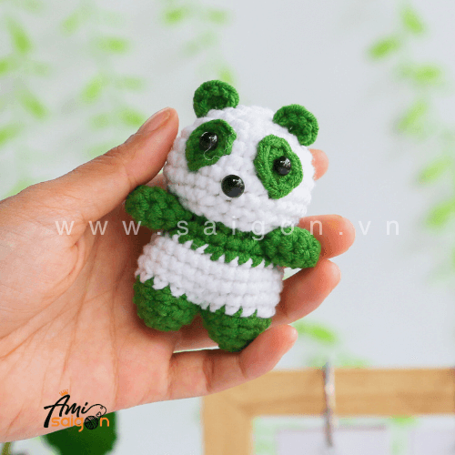 Tiny green panda charm for beginners – Free amigurumi pattern