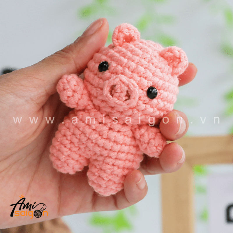 Amigurumi little Pig - Free Crochet pattern by AmiSaigon