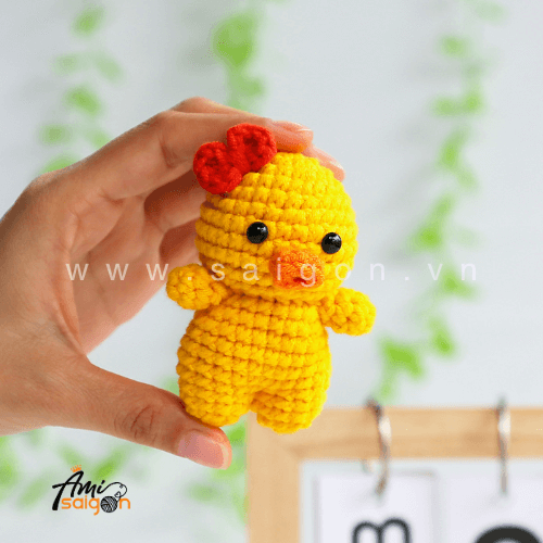 Easy and adorable duck with bow – Perfect for crochet beginners