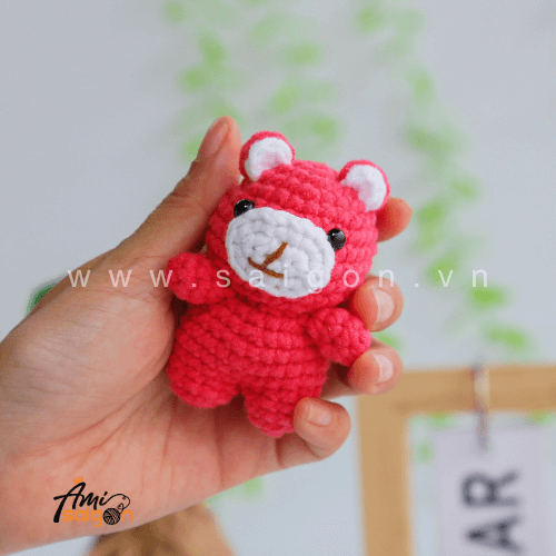 Amigurumi little Strawberry Bear free crochet pattern