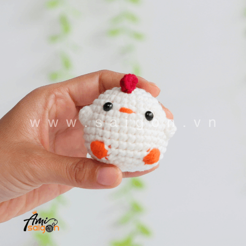 No-sew Tiny chicken amigurumi crochet free pattern