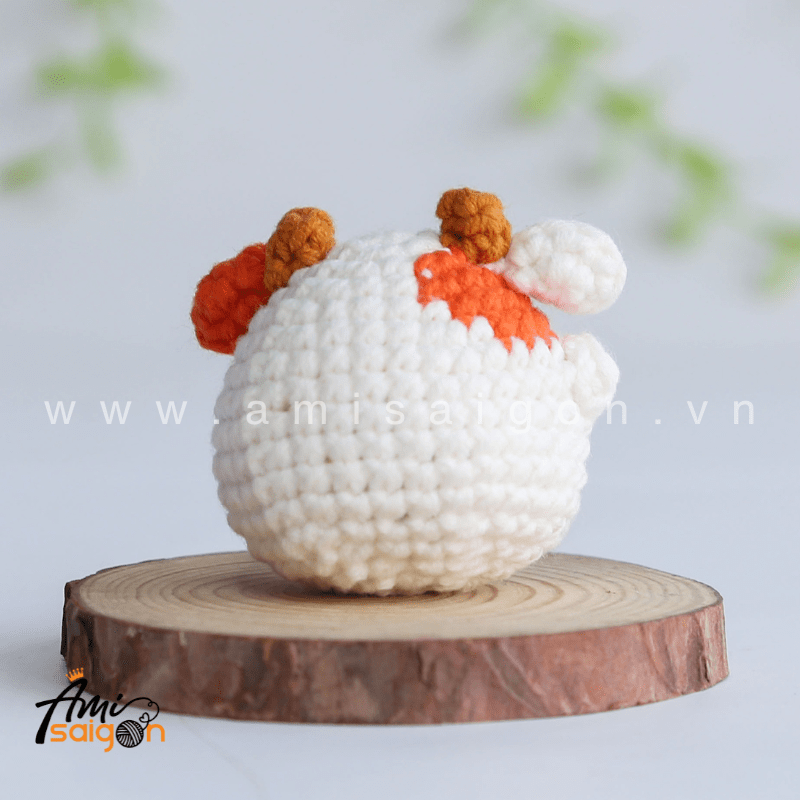 Amigurumi Cow- Free Crochet pattern by AmiSaigon