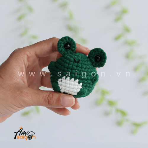 Little Frog Keychain – Free Amigurumi Crochet Pattern for Beginners