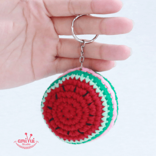 Free amigurumi watermelon keychain – English pattern