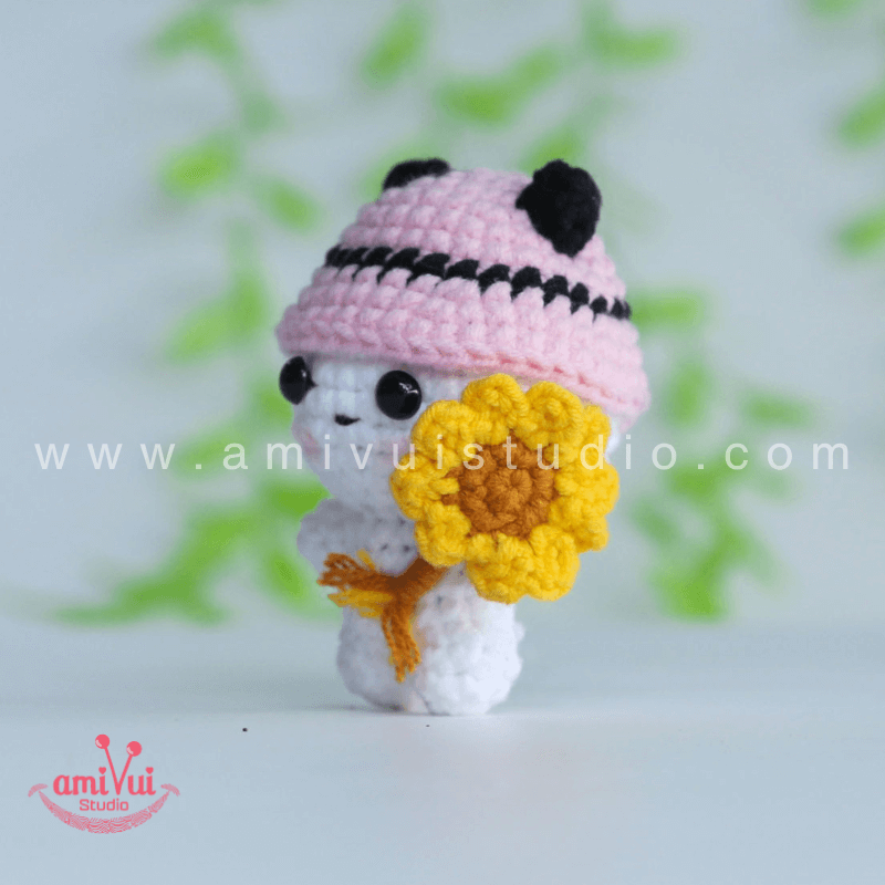 Crochet Panda with Flower - Free Amigurumi Pattern by AmivuiStudio
