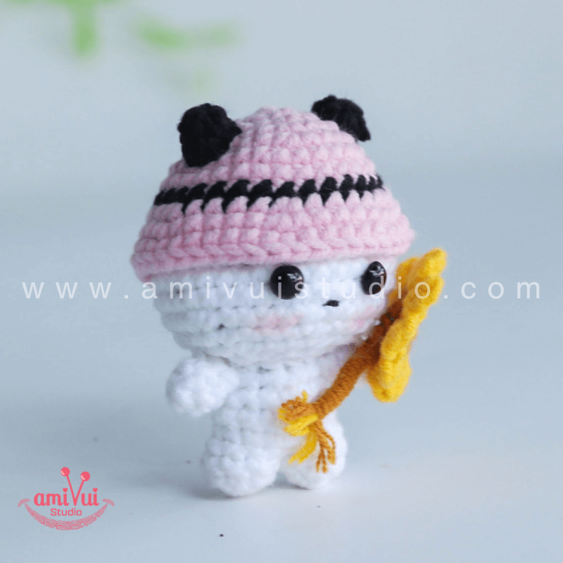 Crochet Panda with Flower - Free Amigurumi Pattern by AmivuiStudio