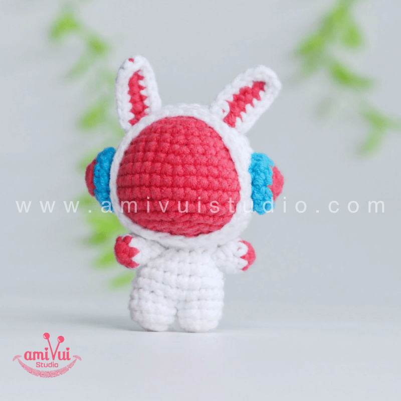 Crochet Astronaut Bunny - Free Amigurumi Pattern by AmivuiStudio