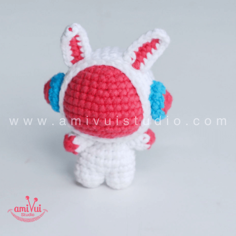 Crochet Astronaut Bunny - Free Amigurumi Pattern by AmivuiStudio