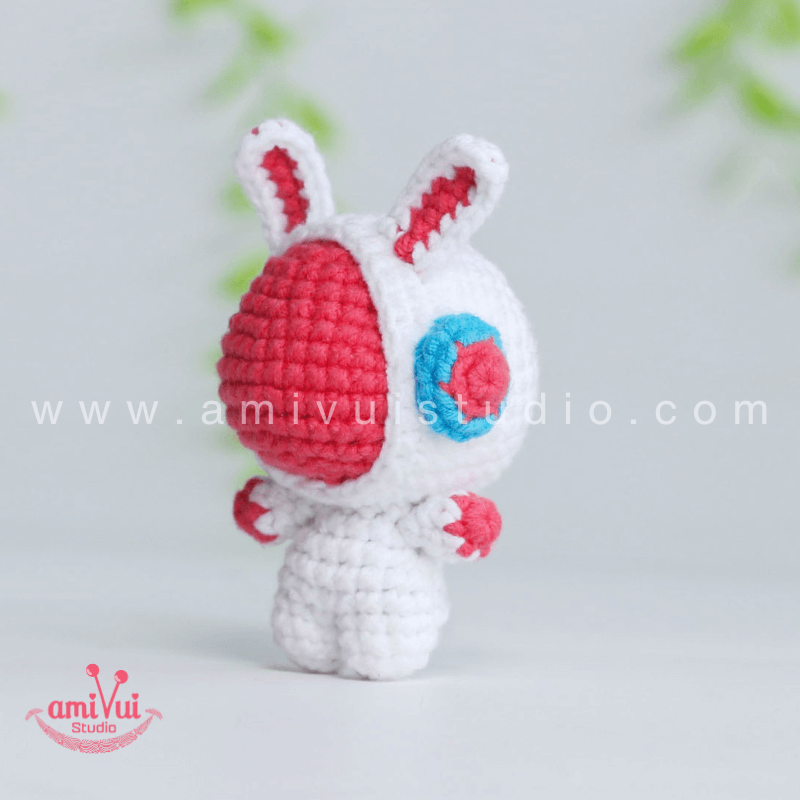 Crochet Astronaut Bunny - Free Amigurumi Pattern by AmivuiStudio