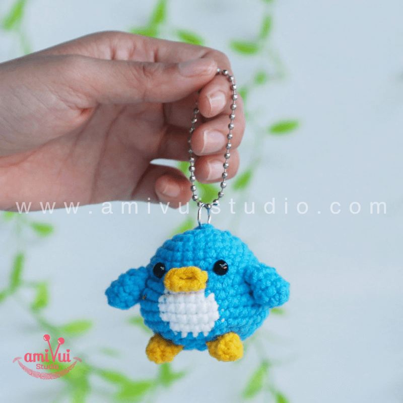 Crochet Penguin keychain - Free Amigurumi Pattern by AmivuiStudio