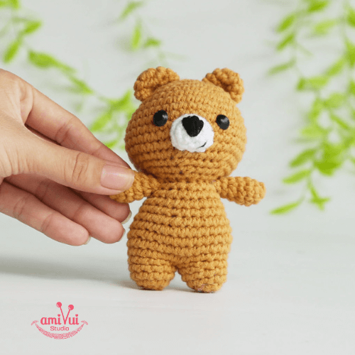 Chart móc miễn phí gấu Teddy nhỏ bằng len