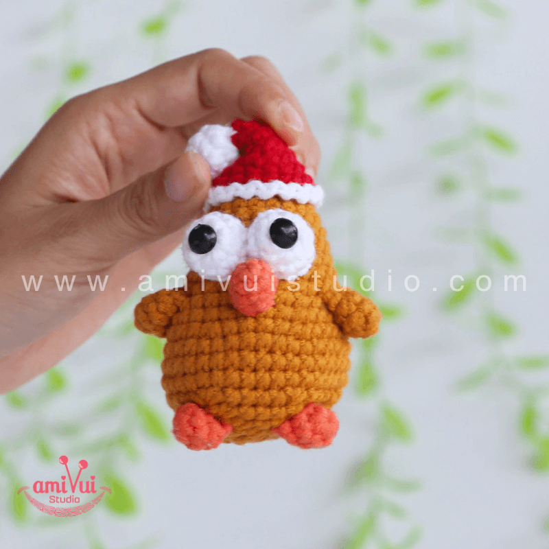 Crochet Chicken in Santa hat keychain - Free Amigurumi Pattern by AmivuiStudio