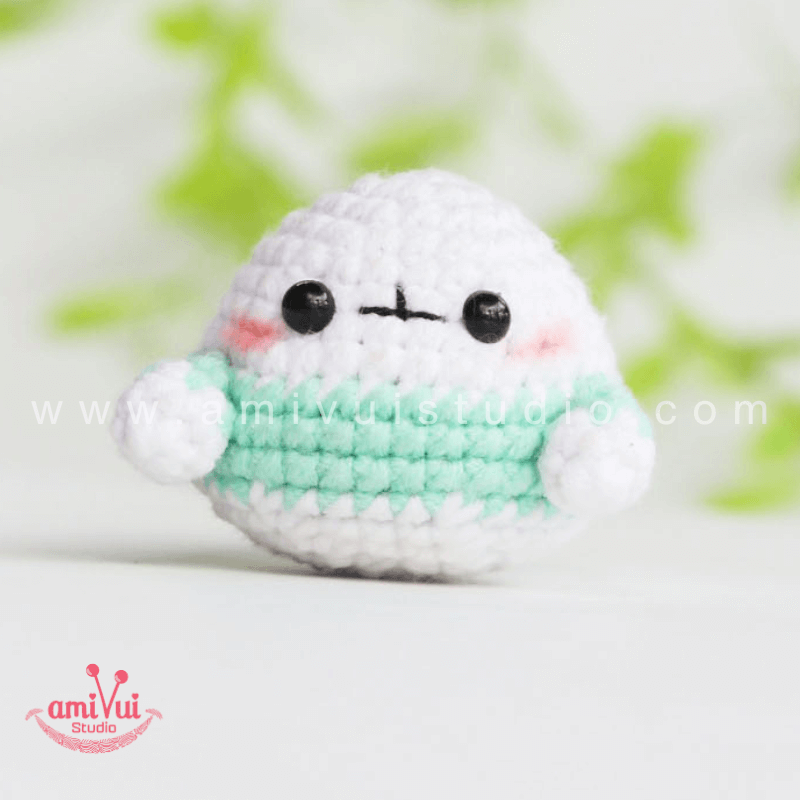 Crochet tiny Duck with hat keychain - Free Amigurumi Pattern by AmivuiStudio