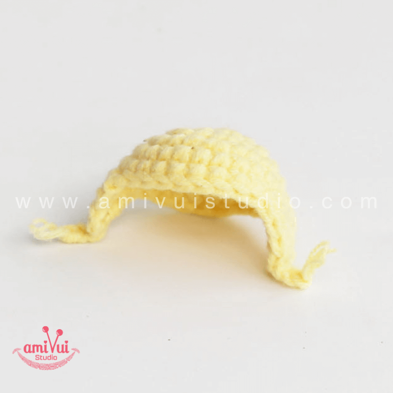 Crochet tiny Duck with hat keychain - Free Amigurumi Pattern by AmivuiStudio