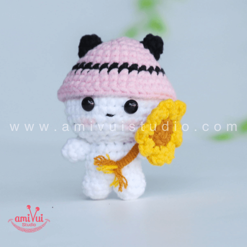 Hướng dẫn cách làm  gấu trúc cầm hoa bằng len - Chart móc miễn phí Amivui Studio