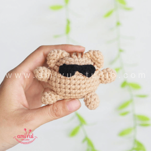 Chubby Cat with Glasses Keychain – Free Amigurumi Crochet Pattern