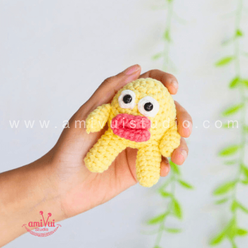 Little Yellow Monster Keychain – Free Amigurumi Crochet Pattern
